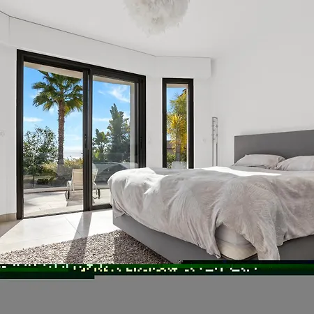 Villa Luxurious 4-bed With Panoramic Views