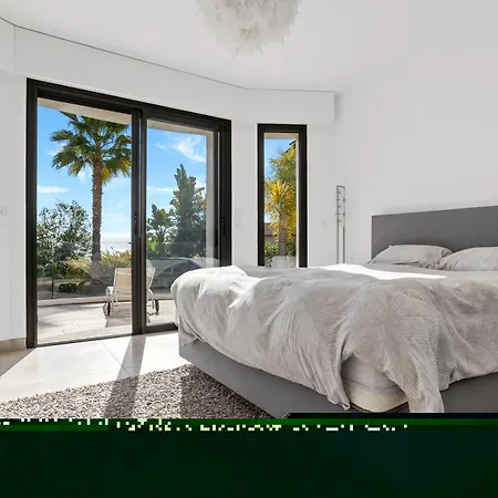 Luxurious 4-bed With Panoramic Views Villa Vallauris