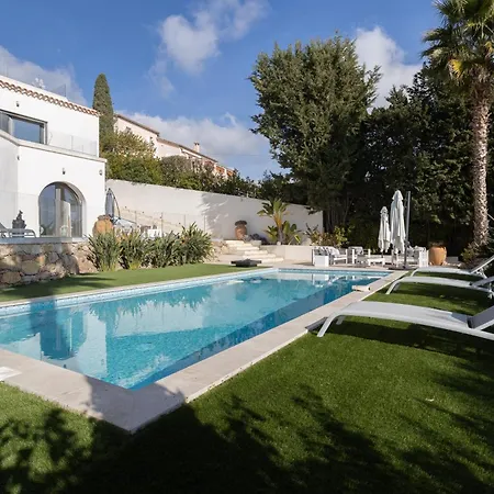 Villa Luxurious 4-bed With Panoramic Views *